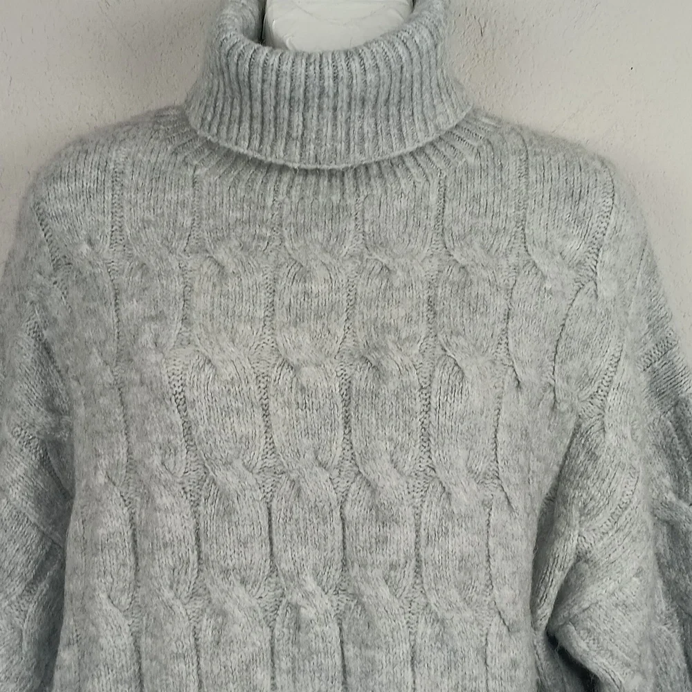 G B Womens Gray Cable Knit Turtleneck Oversized Chunky  Sweater sz M Preppy